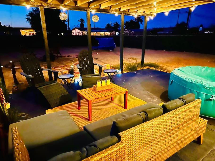 The Desert Monroe-Hot Tub-Firepit-Games-By Joshua Tree National Park Twentynine Palms Buitenkant foto